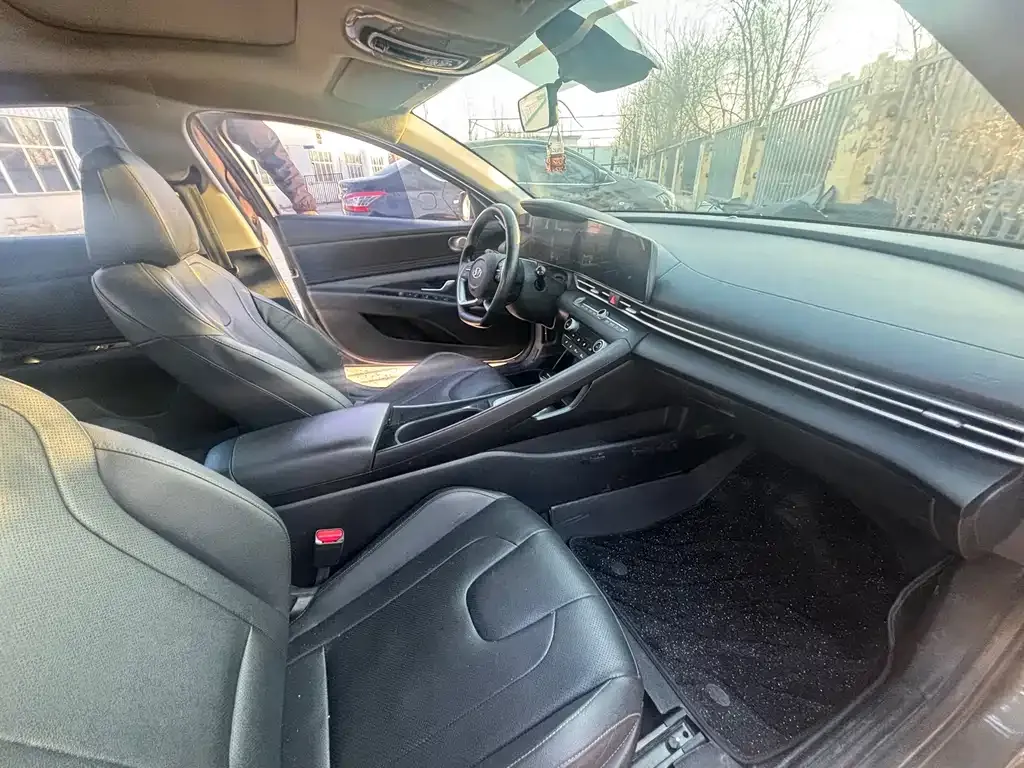 Hyundai Elantra 2024 из CN, фото 4