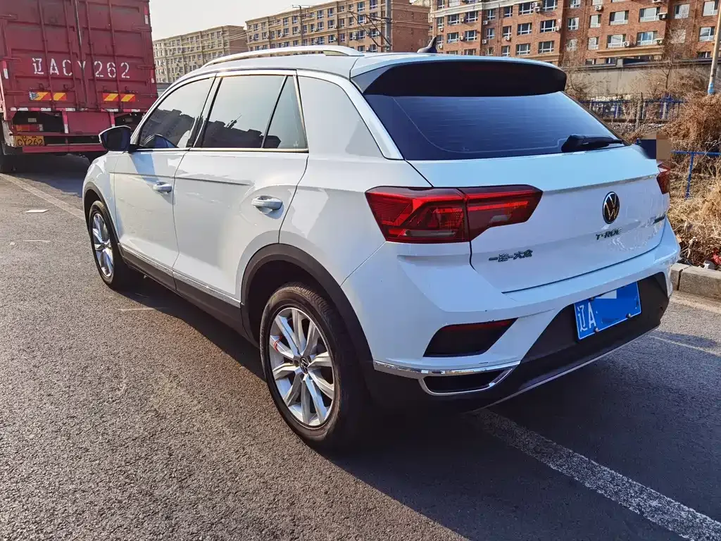 Volkswagen T-Roc — фото 5