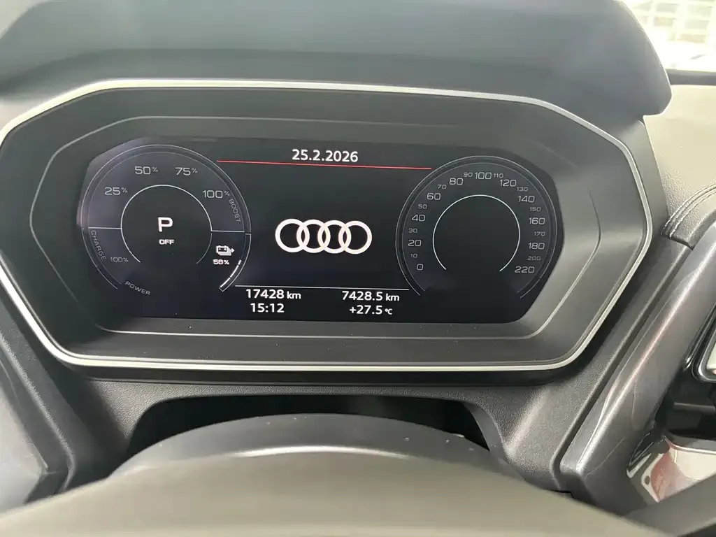 Audi Q4 e-tron — фото 2