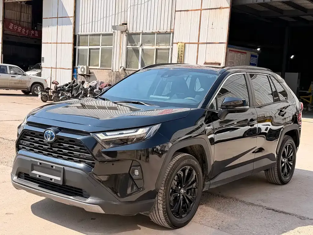 Toyota RAV4 2023 из CN, фото 1