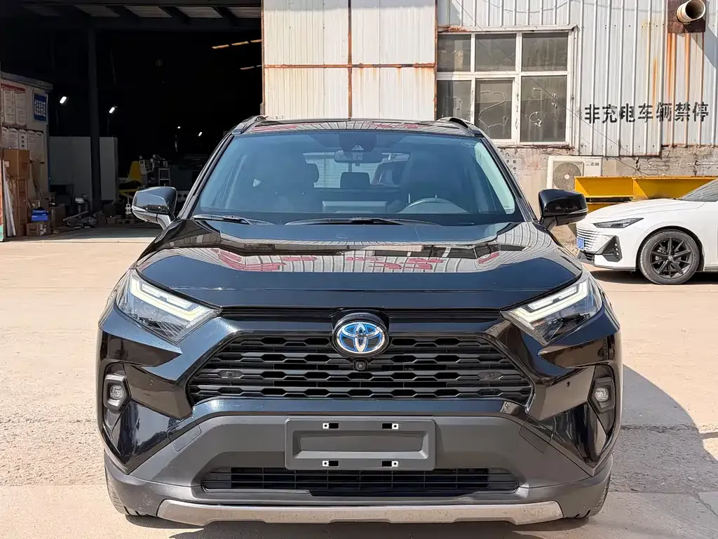 Toyota RAV4 2023 из CN, фото 4