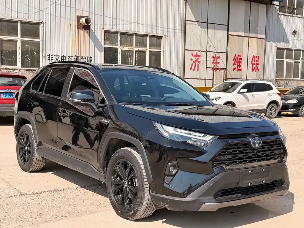Toyota RAV4 2023 из CN, фото 3