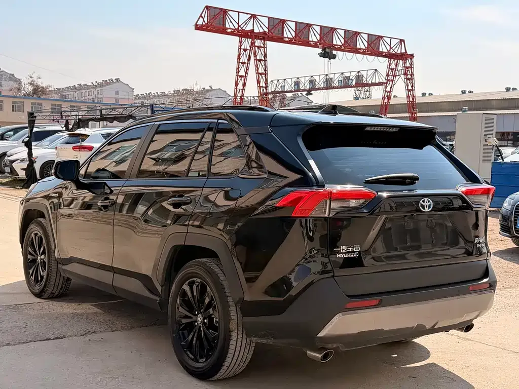 Toyota RAV4 2023 из CN, фото 6