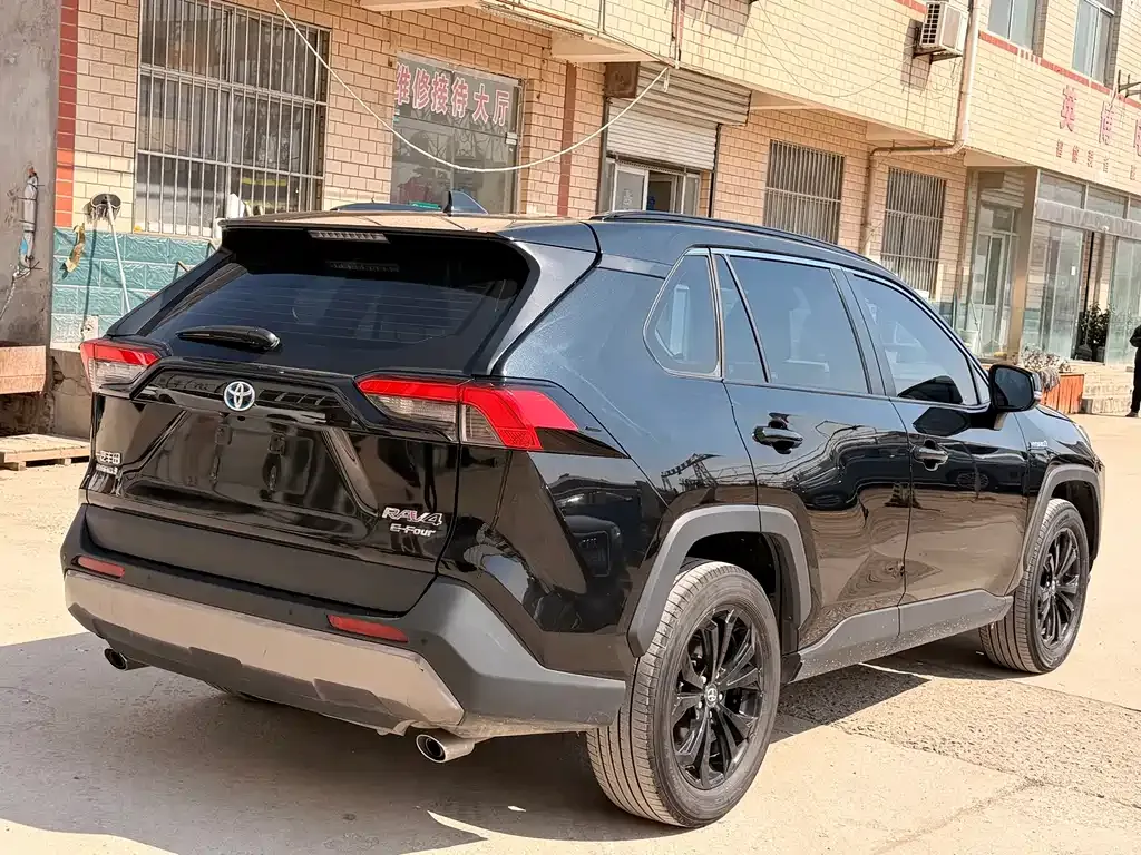 Toyota RAV4 2023 из CN, фото 9