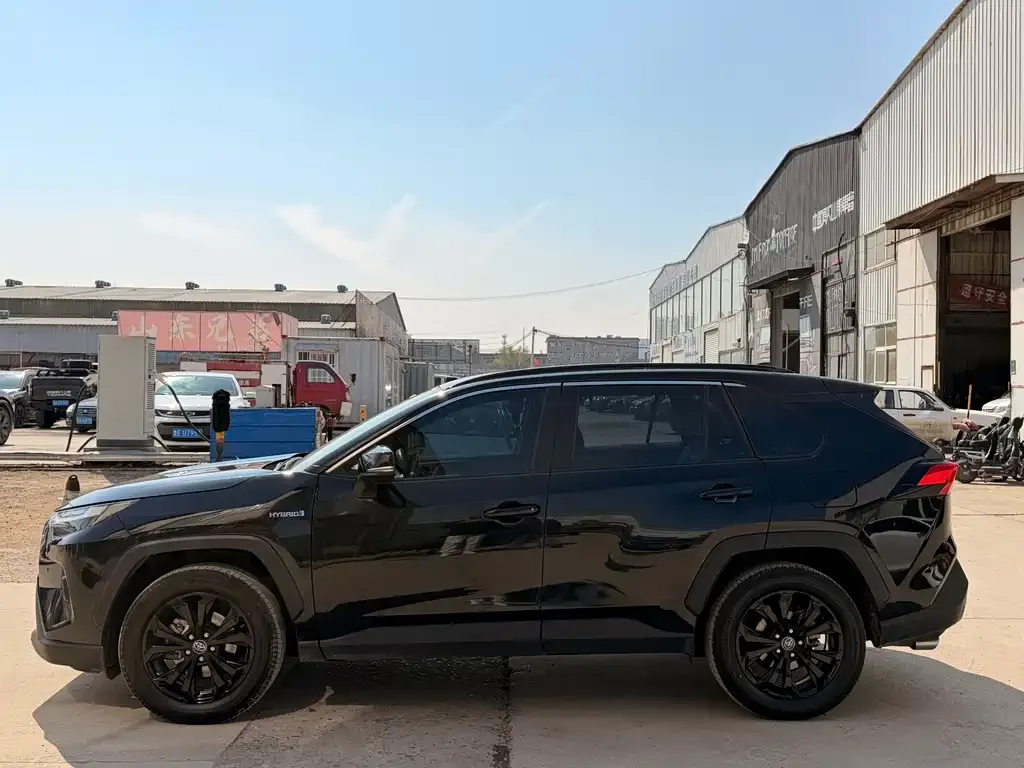 Toyota RAV4 2023 из CN, фото 10