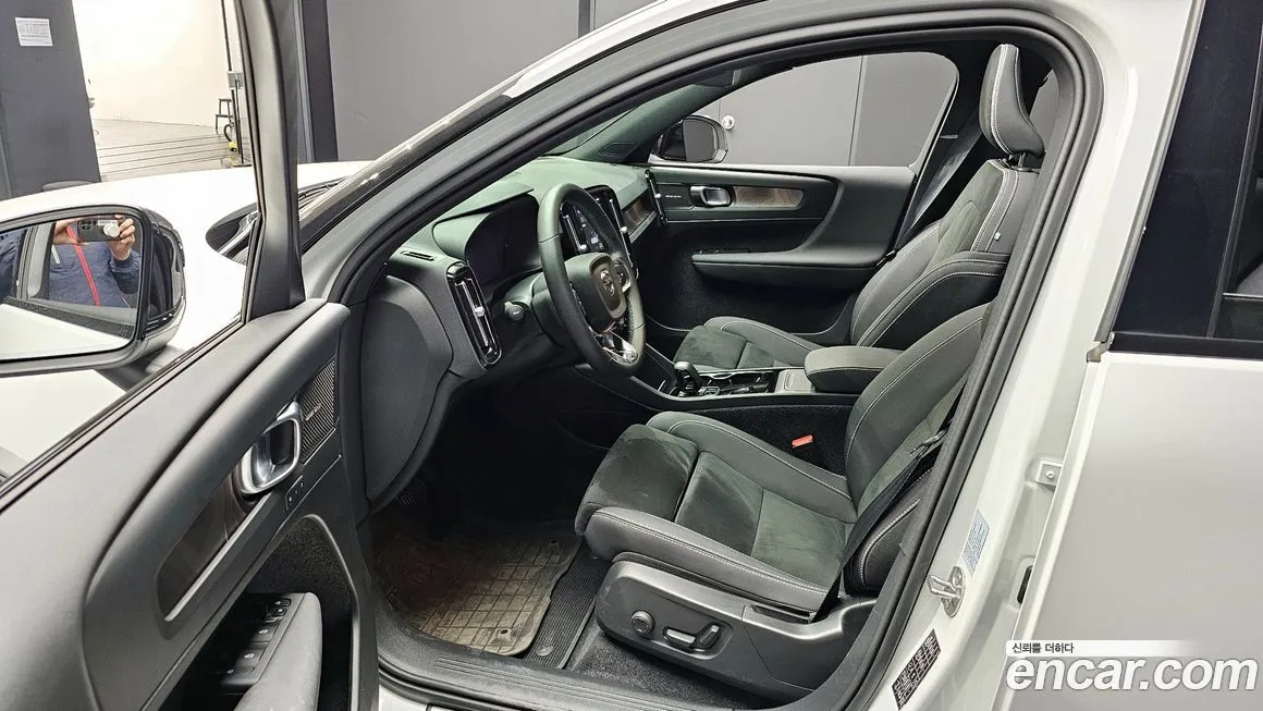 Volvo XC40 2024 из KR, фото 4