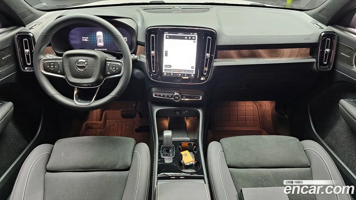 Volvo XC40 2024 из KR, фото 10