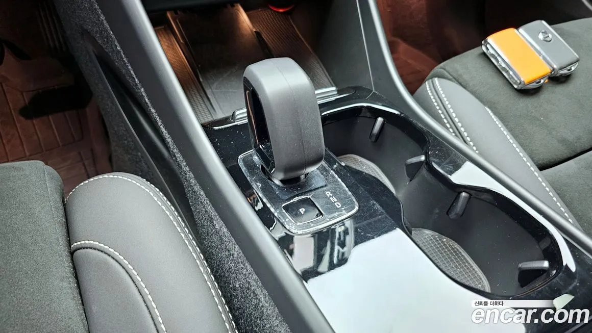 Volvo XC40 2024 из KR, фото 8