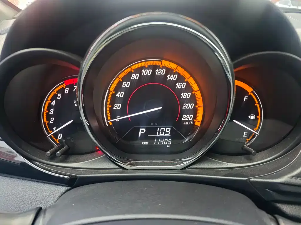 Toyota Yaris L — фото 6