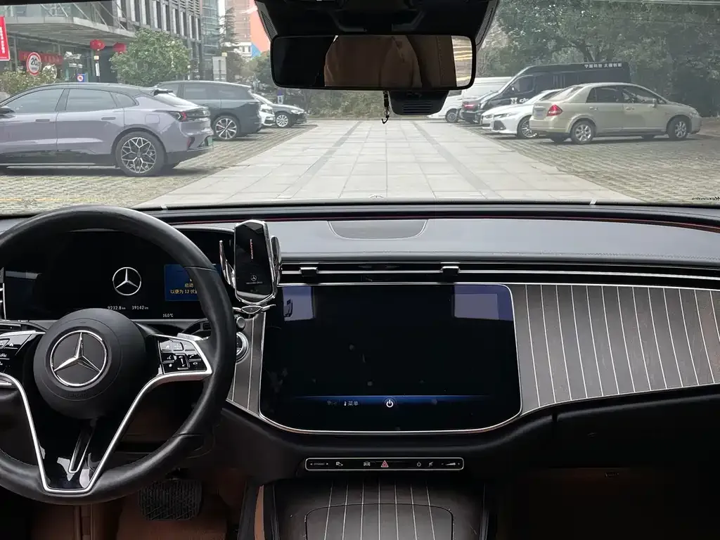 Mercedes-Benz E-Class 2024 из CN, фото 2