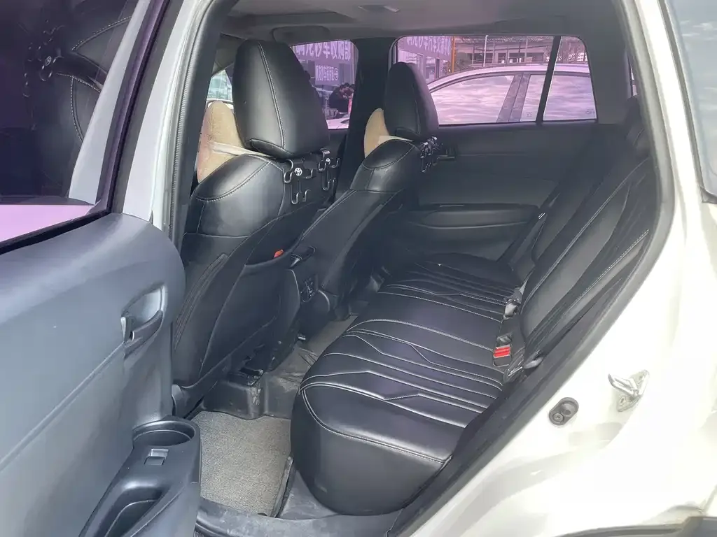 Toyota Corolla Cross 2024 из CN, фото 4