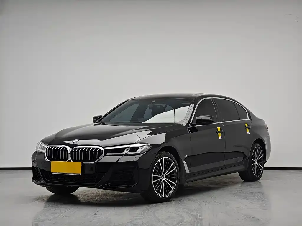 BMW 5 Series — фото 1