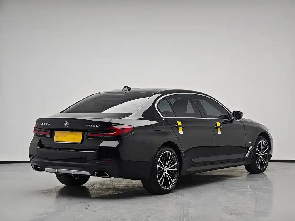 BMW 5 Series — фото 2
