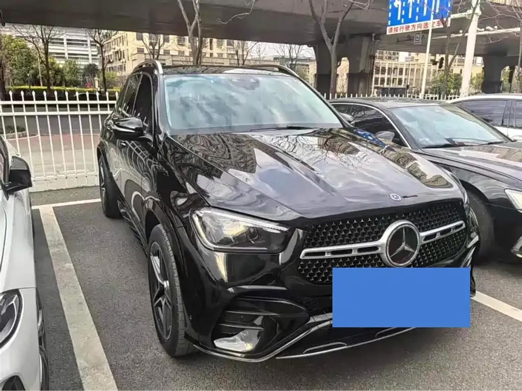 Mercedes-Benz GLE — фото 1