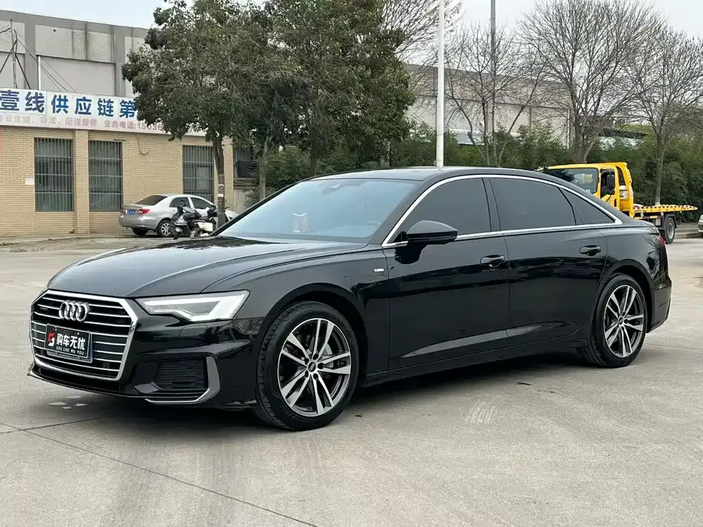 Audi A6L — фото 1