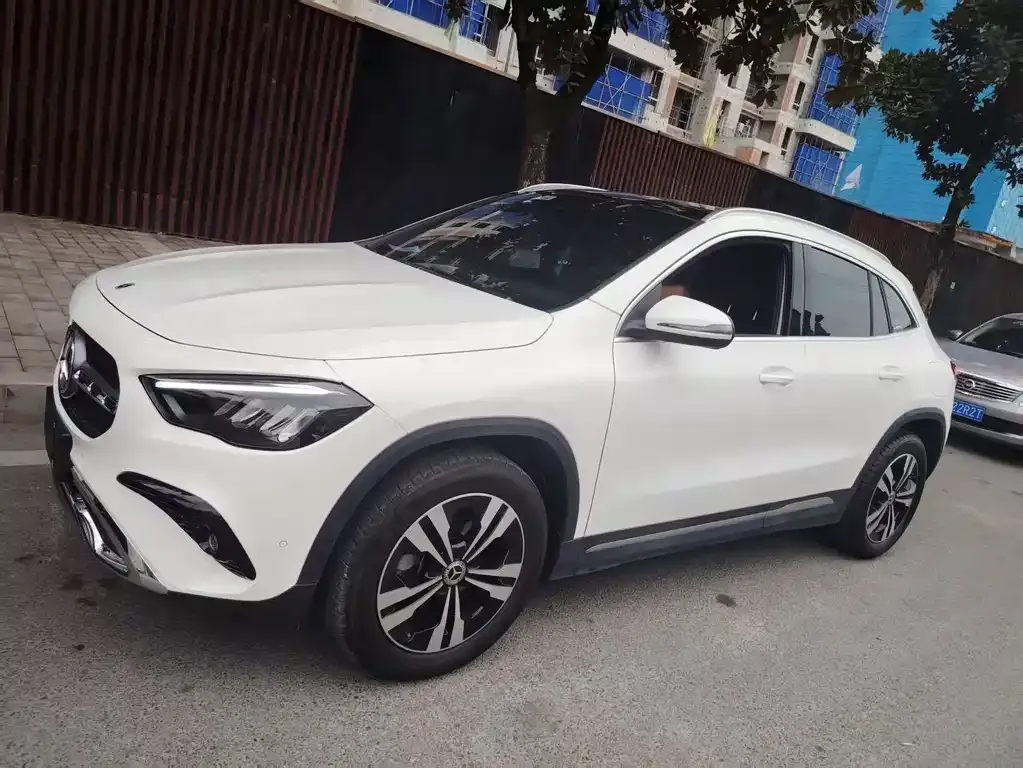 Mercedes-Benz GLA — фото 1