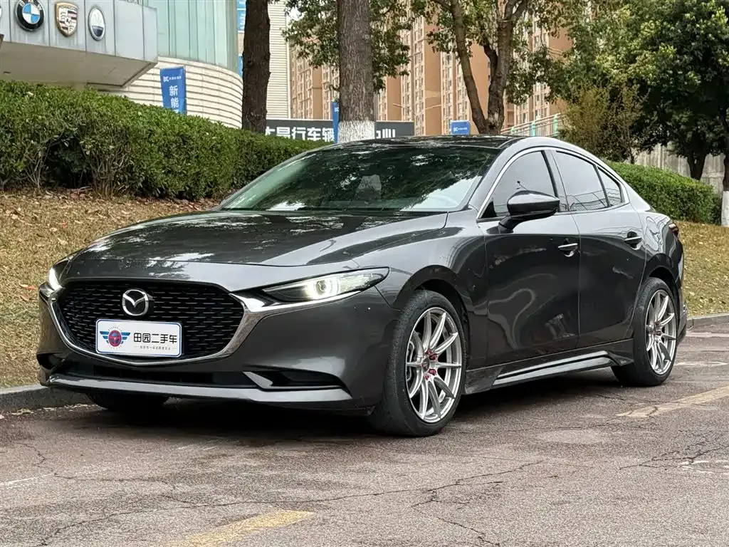 Mazda 3 Axela — фото 1