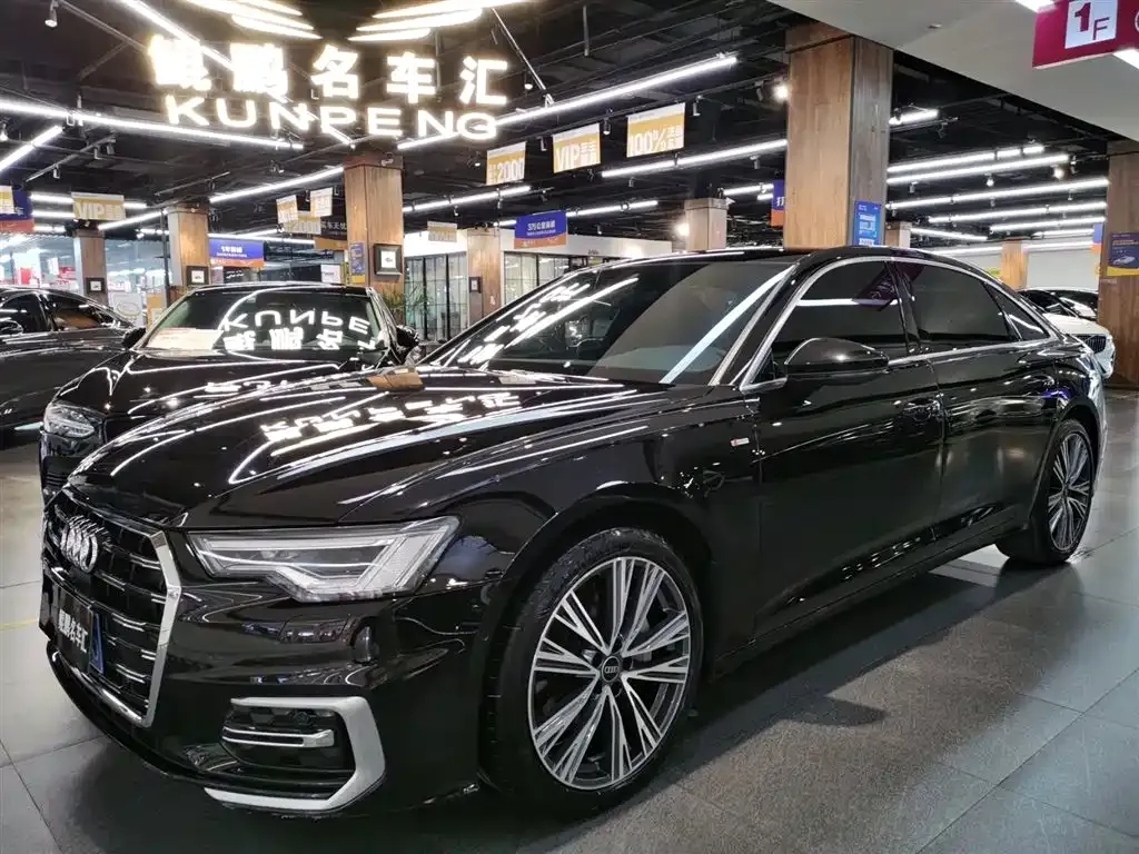 Audi A6L — фото 1