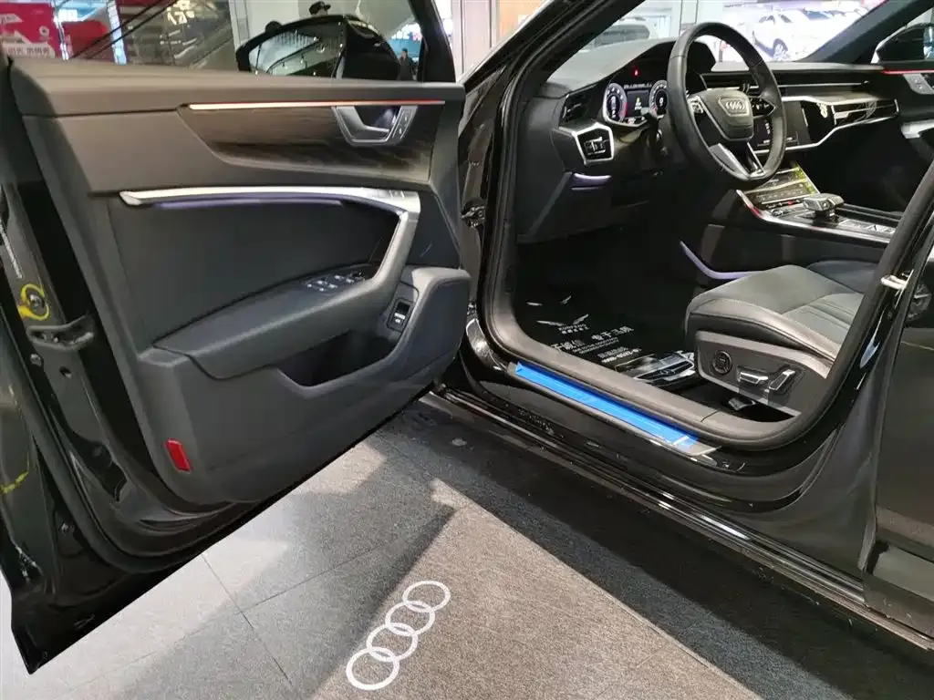 Audi A6L — фото 7