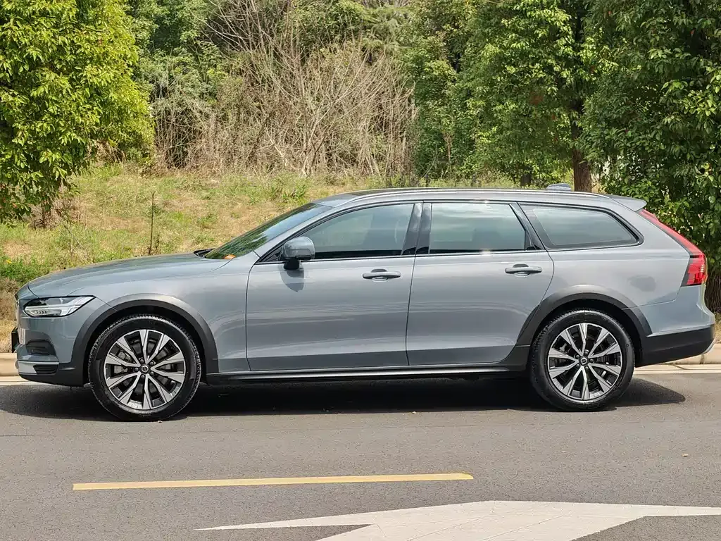 Volvo V90 — фото 10