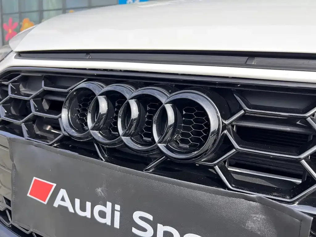Audi A4L — фото 10