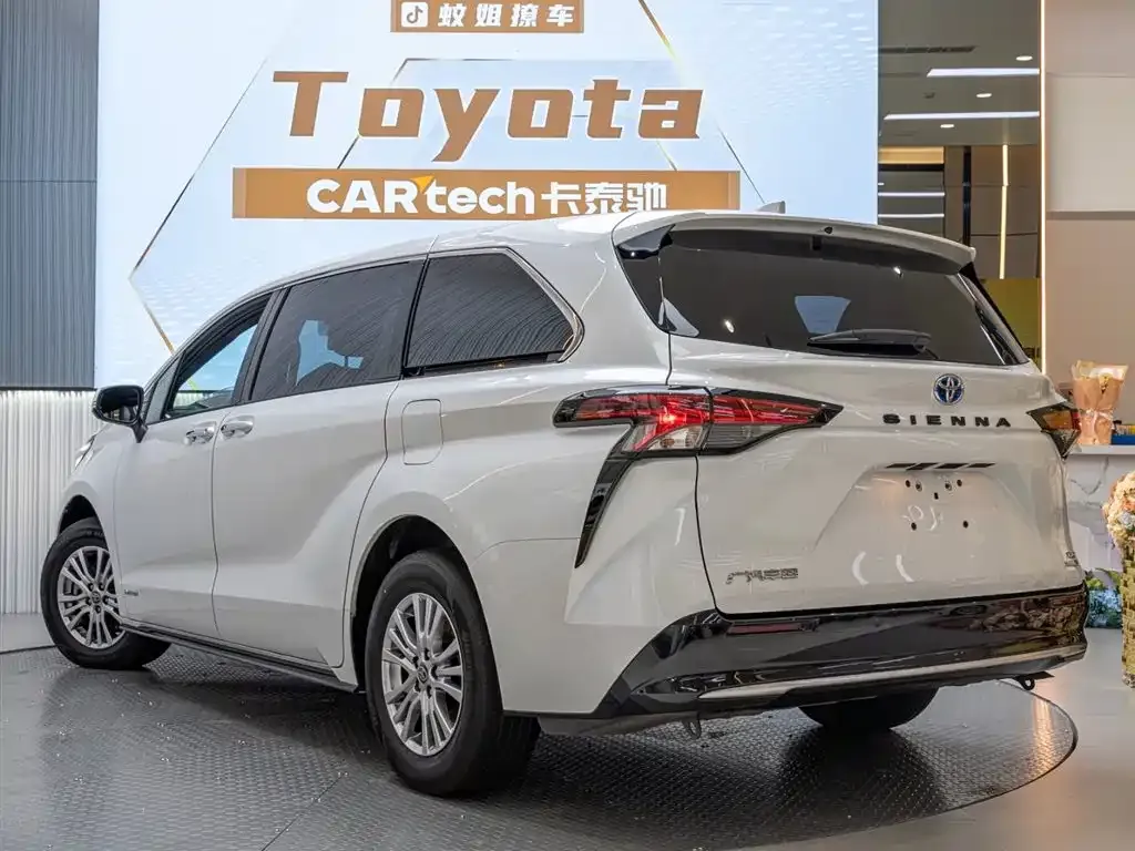 Toyota Sienna 2022 из CN, фото 3