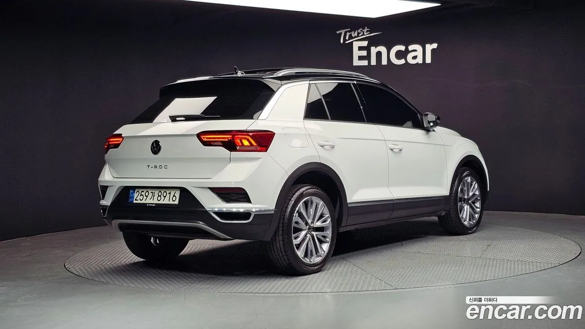 Volkswagen T-Roc — фото 4