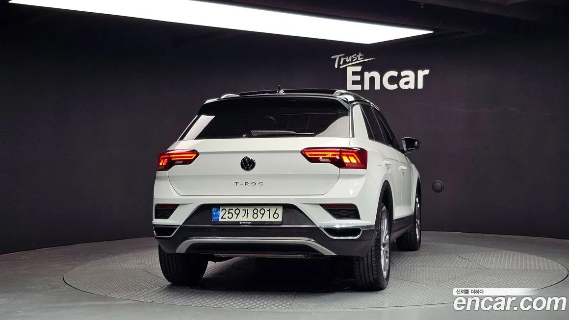 Volkswagen T-Roc — фото 7