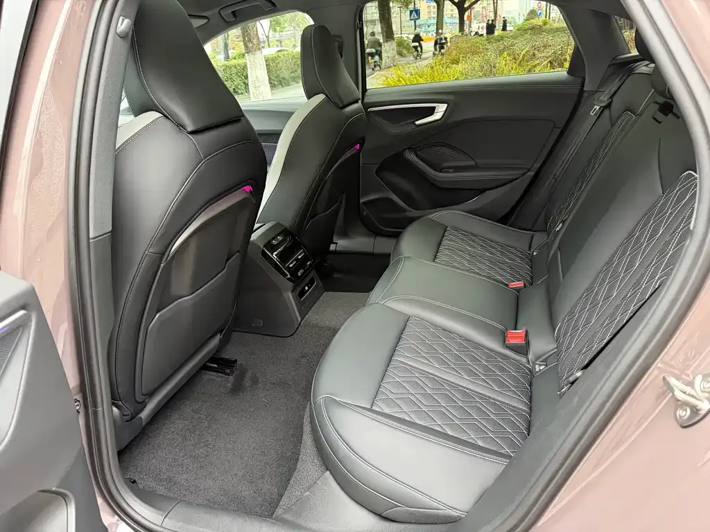Audi A5L 2025 из CN, фото 7
