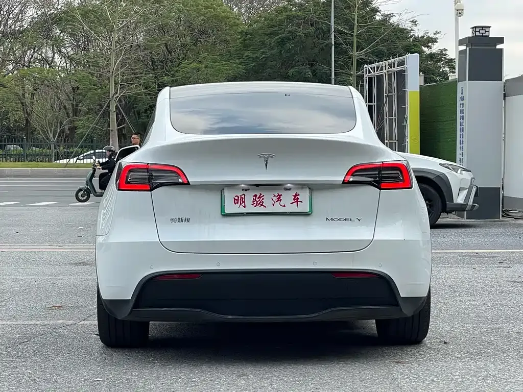 Tesla Model Y 2023 из CN, фото 7