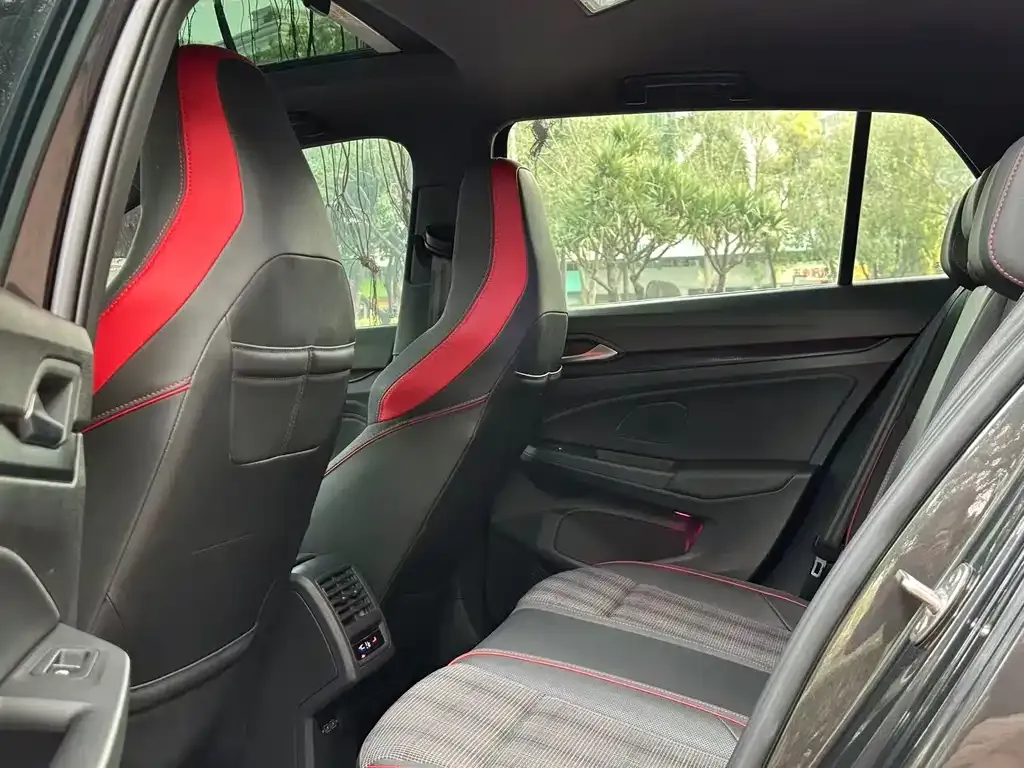 Volkswagen Golf GTI 2022 из CN, фото 3