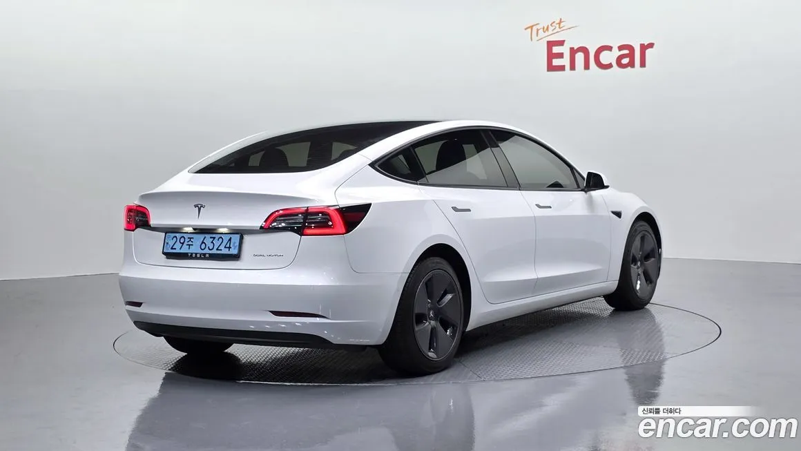Tesla Model 3 — фото 5