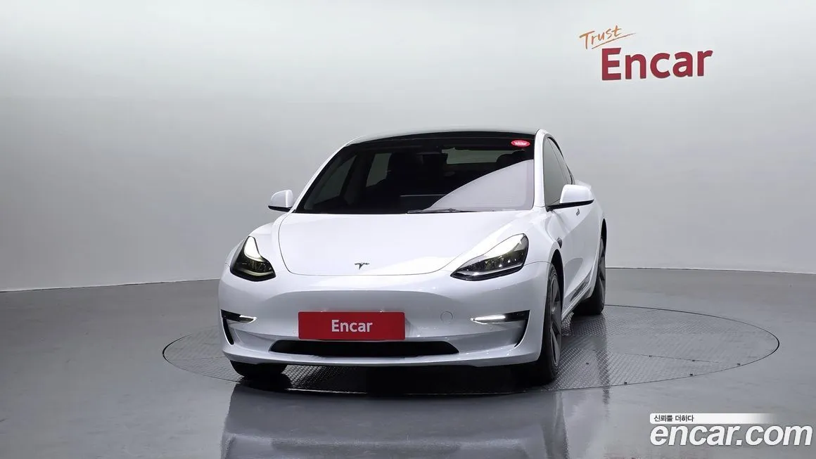 Tesla Model 3 — фото 8