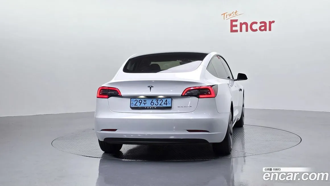 Tesla Model 3 — фото 2