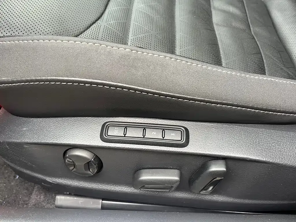Volkswagen CC 2022 из CN, фото 9
