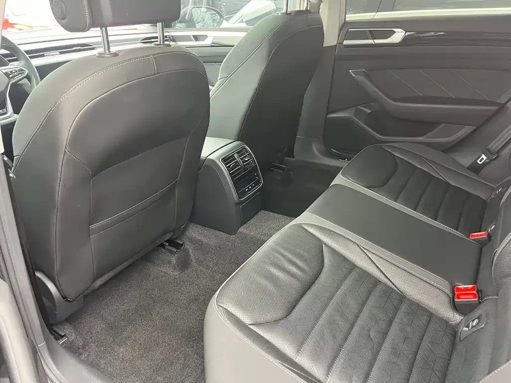 Volkswagen CC 2022 из CN, фото 2