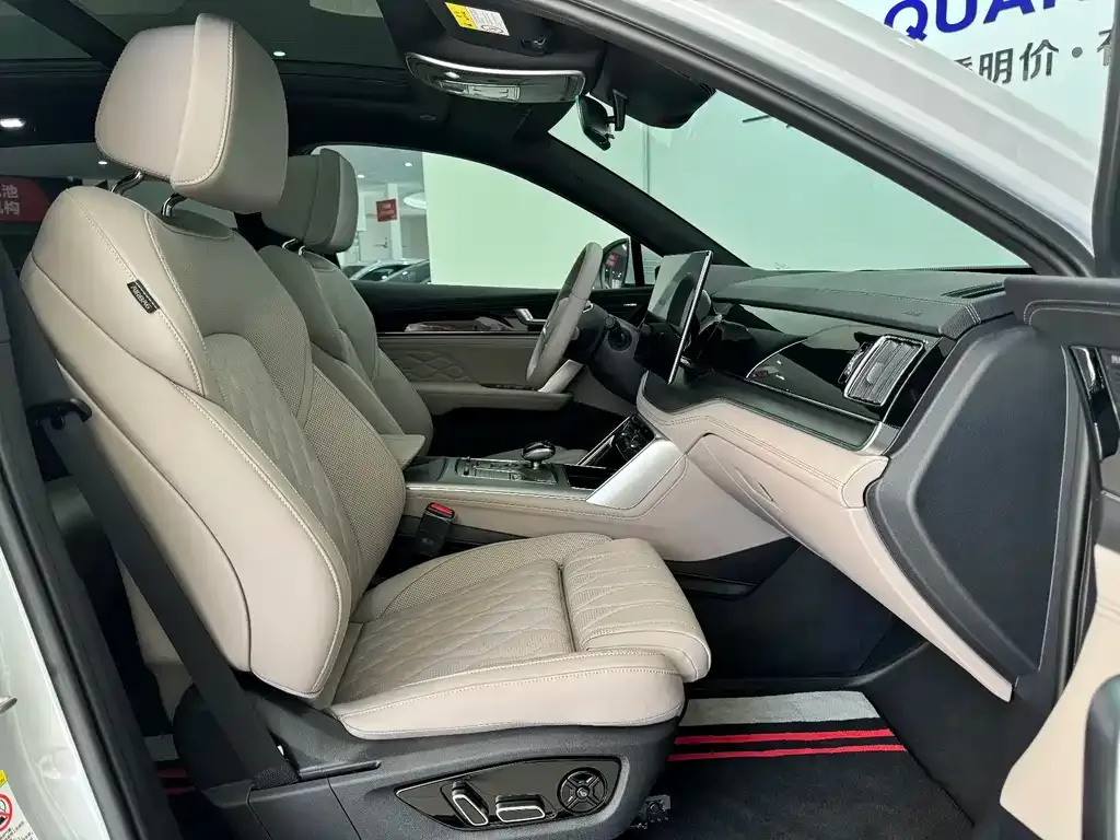 BYD Tang New Energy 2025 из CN, фото 8