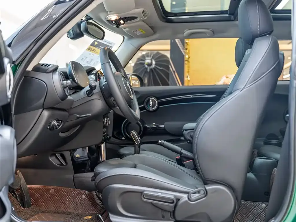 MINI Cooper (3-door) 2024 из CN, фото 10