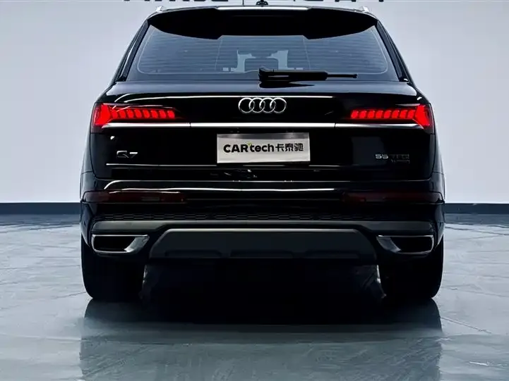 Audi Q7 — фото 7