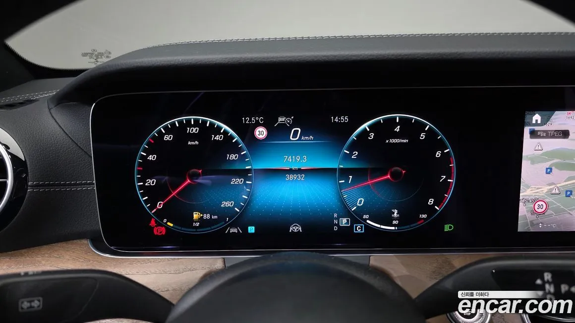 Mercedes-Benz E-Class 2021 из KR, фото 4