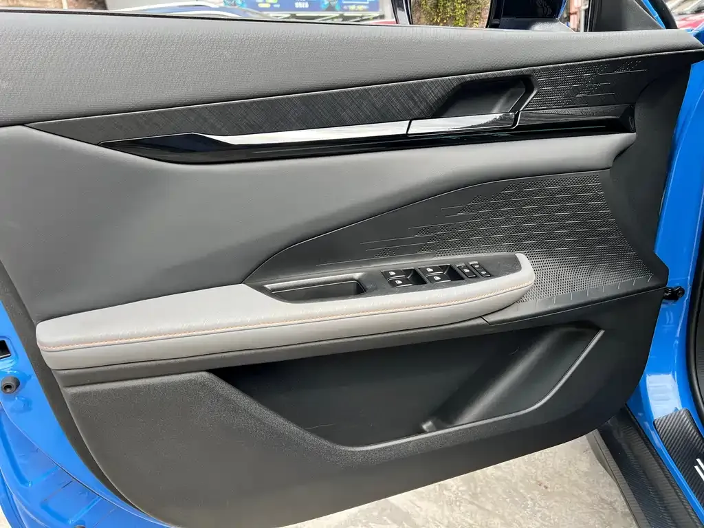 Changan UNI-V 2023 из CN, фото 8