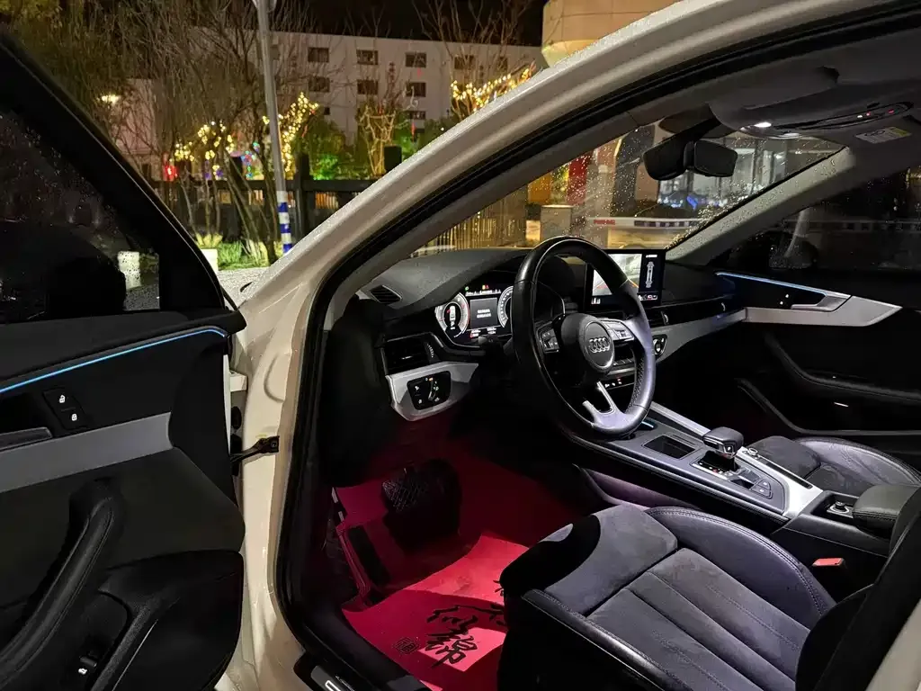Audi A4L 2023 из CN, фото 8