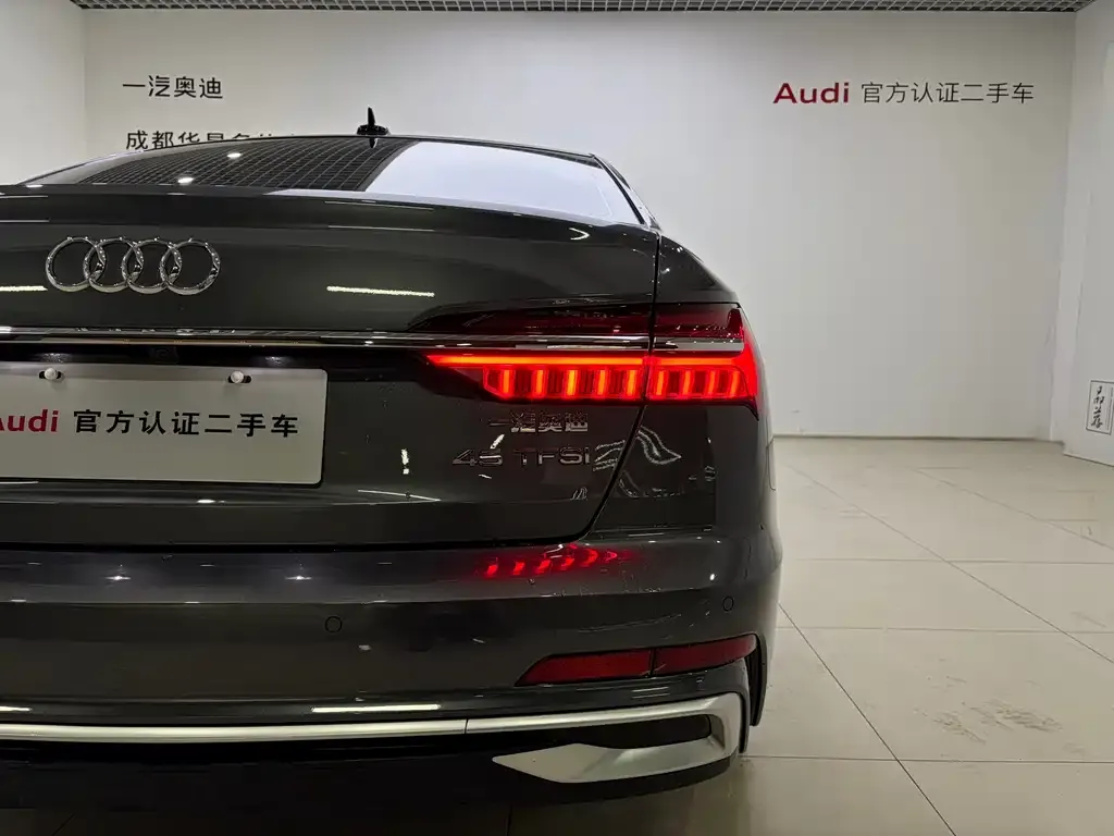 Audi A6L — фото 5