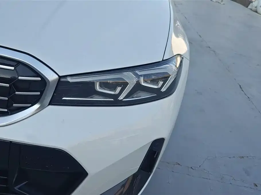 BMW 3 Series 2023 из CN, фото 2