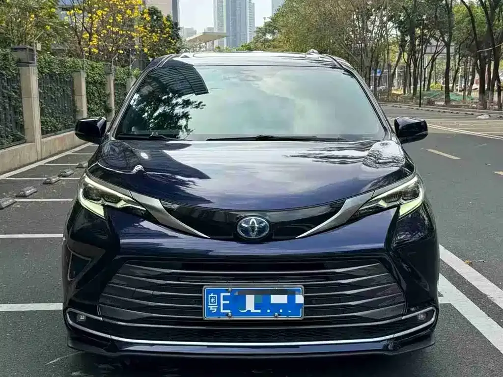 Toyota Sienna 2023 из CN, фото 6
