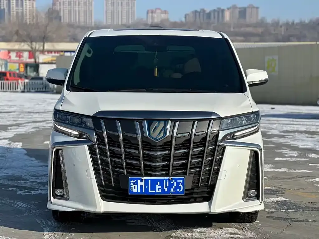 Toyota Alphard — фото 5
