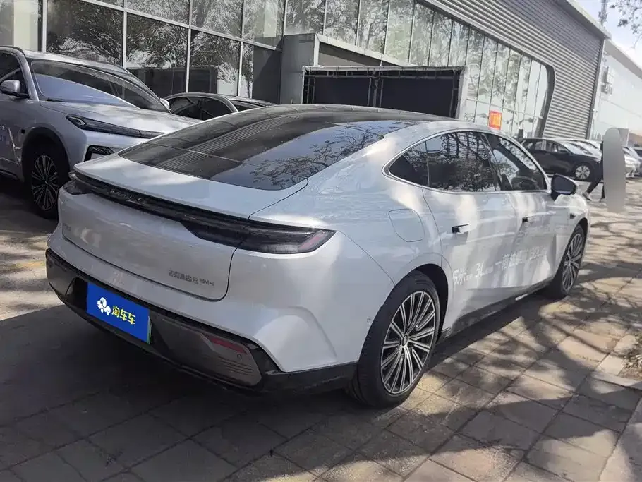 Geely Galaxy Xingyao 8 2025 из CN, фото 10