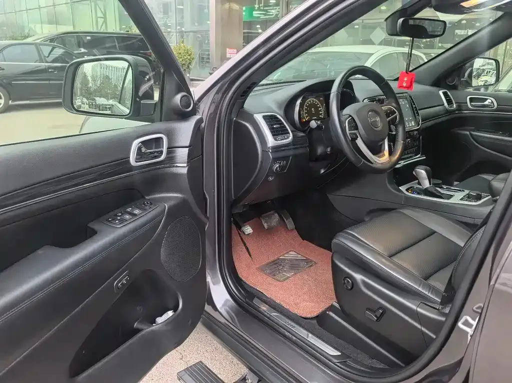 Jeep Grand Cherokee (Import) 2022 из CN, фото 5