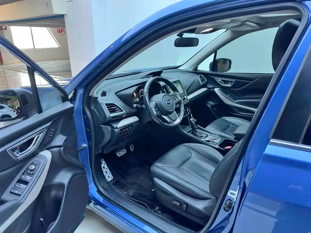 Subaru Forester — фото 3