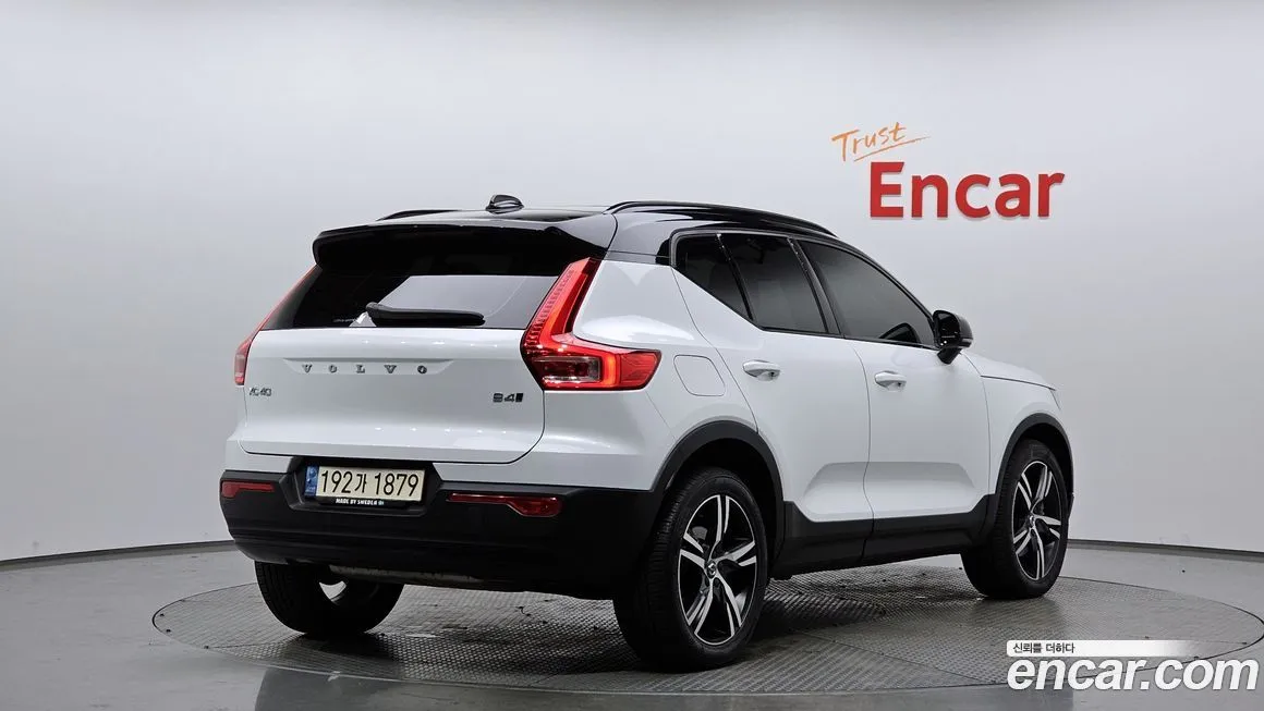 Volvo XC40 — фото 4